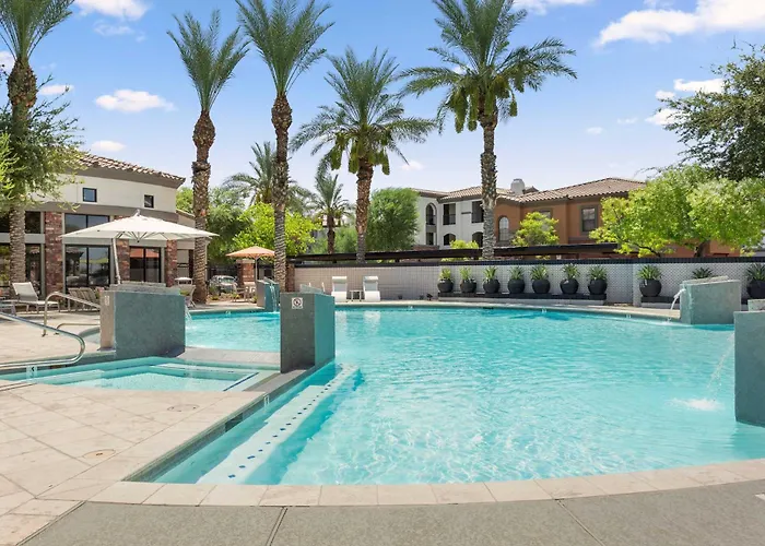 Cozysuites By The Stadium With Pool 29 Glendale