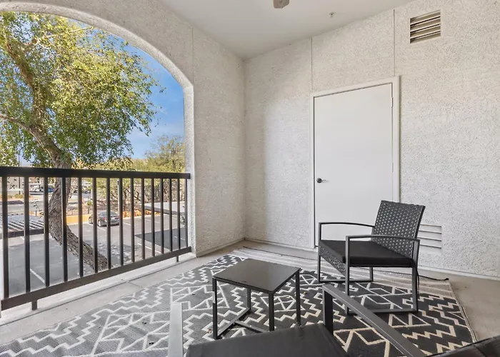 Cozysuites By The Stadium With Pool 29 * Glendale